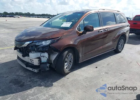 2022 Toyota Sienna Xle z USA, uszkodzony, nr VIN 5TDYRKECXNS122926